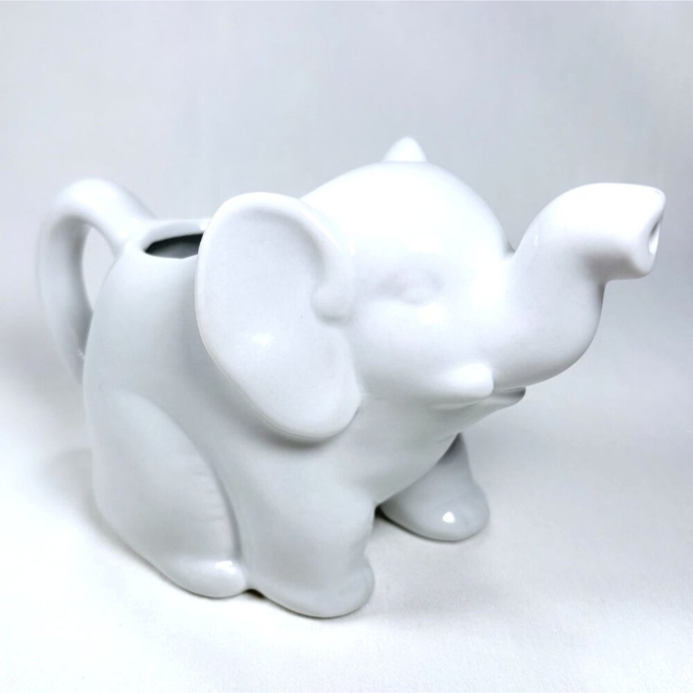 HIC Kitchen Elephant Trunk Up 9 Ounce Gloss White‎ Porcelain Creamer w/ Handle